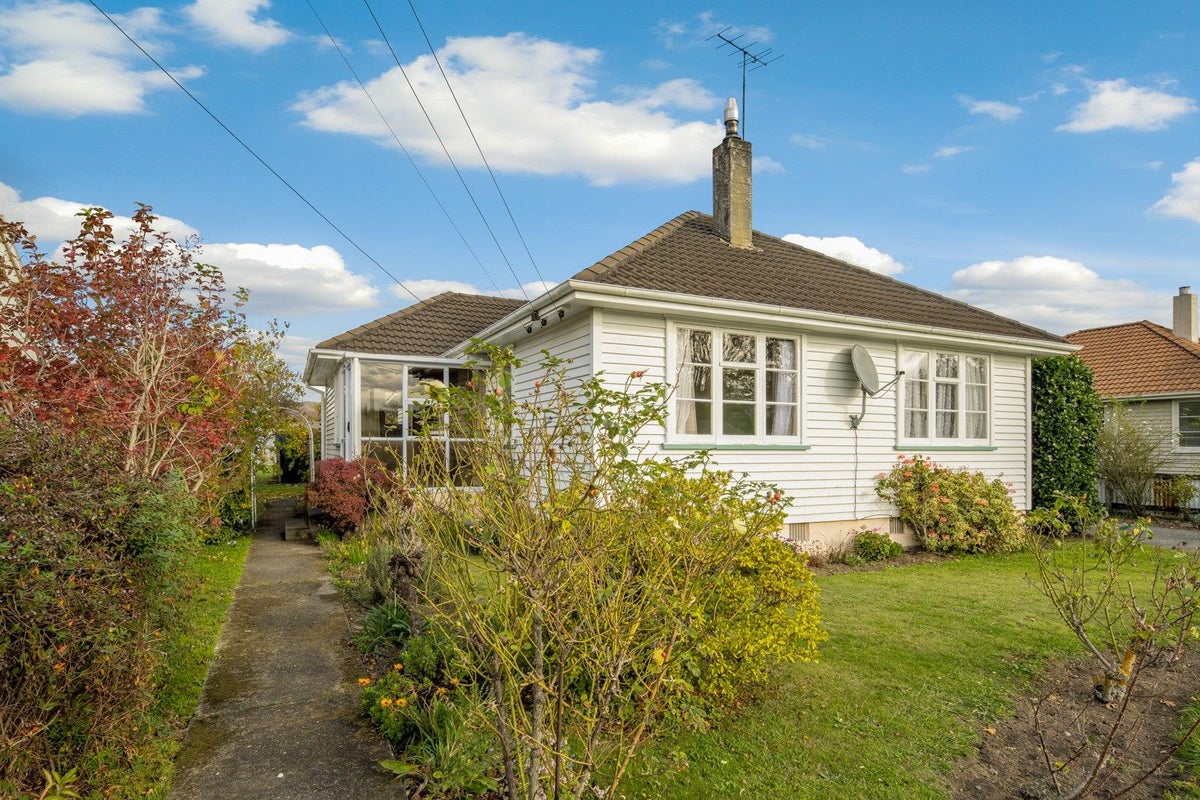 32 Litchfield Street, Redwoodtown, Blenheim - Carousel 2