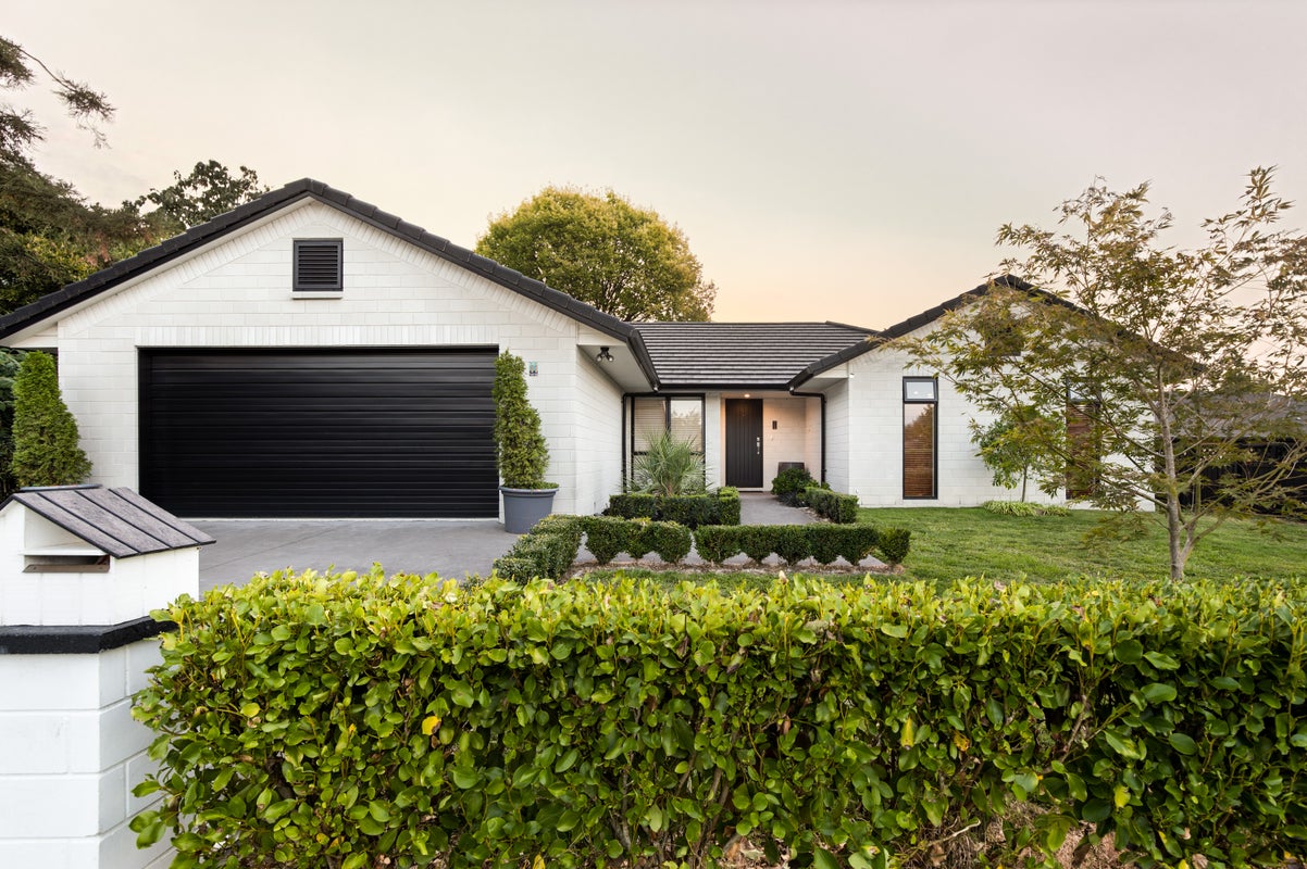11 Bronte Place, Leamington, Cambridge - Carousel 2