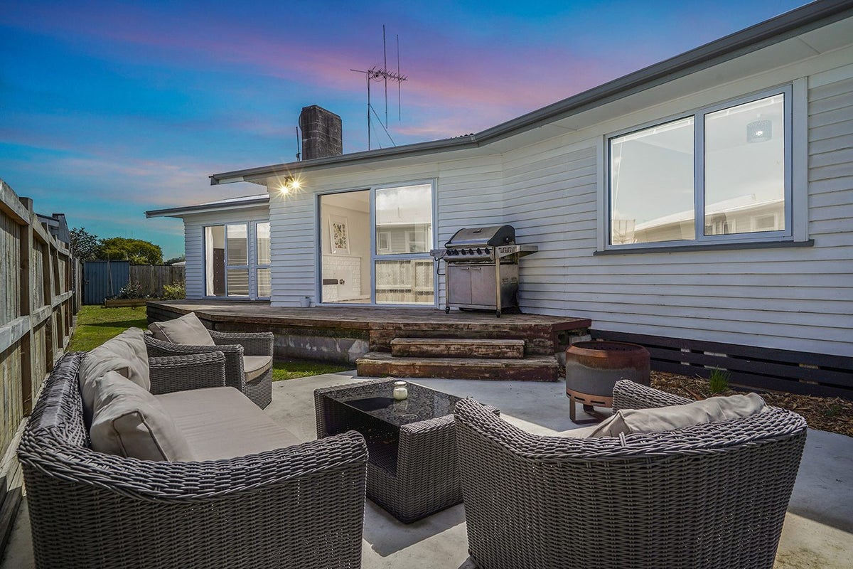 11 Katherine Place, Melville, Hamilton - Carousel 1