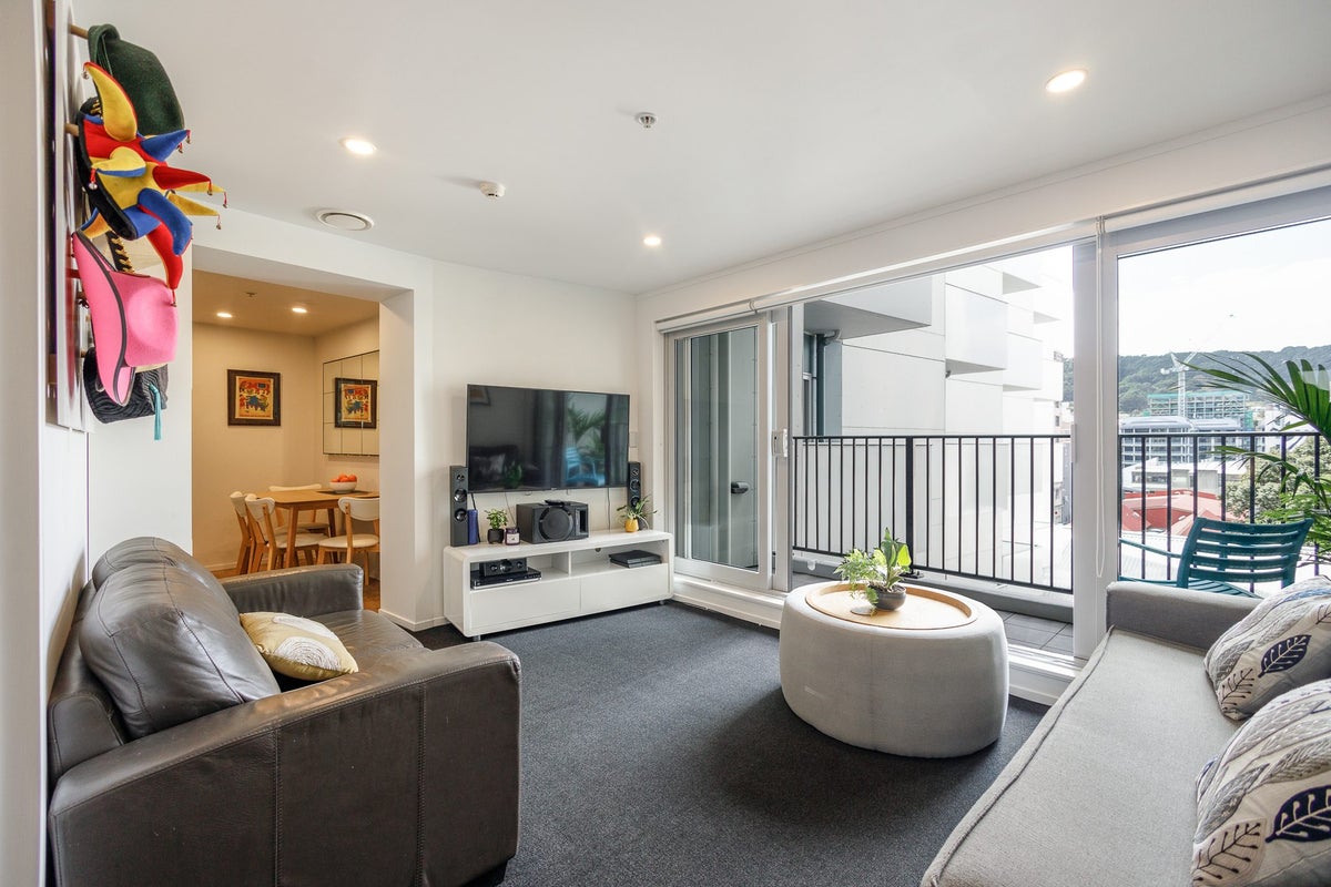 408/74 Taranaki Street, Te Aro, Wellington - Carousel 1