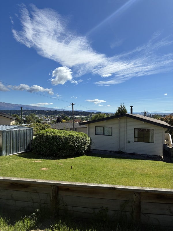 27 The Half Mile, Bridge Hill, Alexandra - Carousel 1