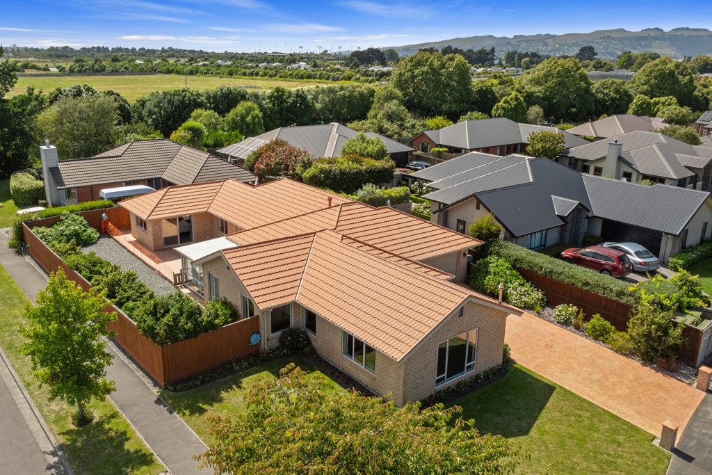 23 Broken Run, Wigram, Christchurch - Carousel 1