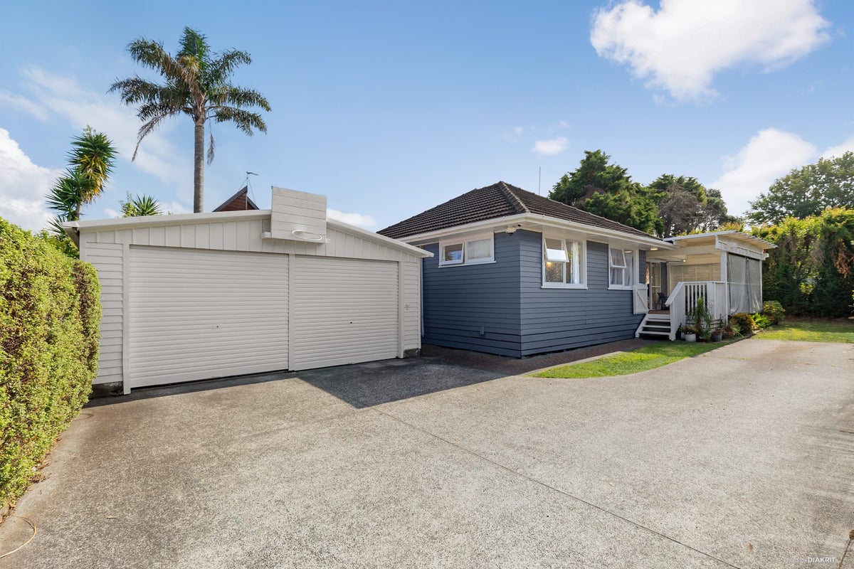29A Rosalind Road, Glenfield, Auckland - Carousel 1