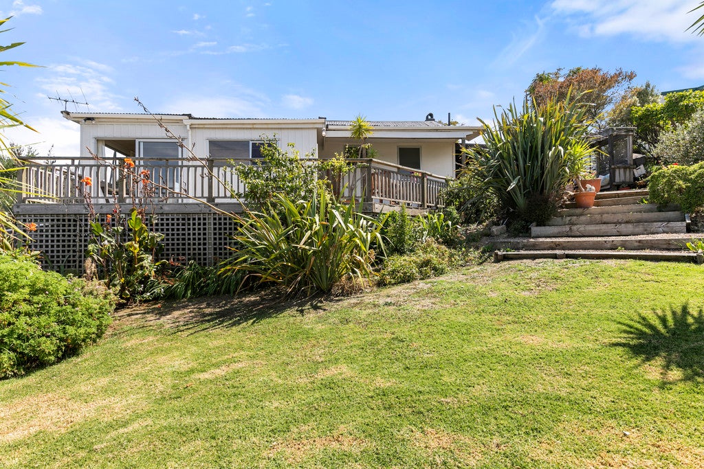 9 Junction Road, Oneroa, Waiheke Island - Carousel 2