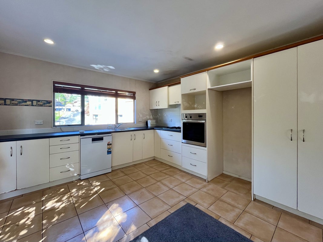 18A Cosy Place, Howick, Auckland - Carousel 2