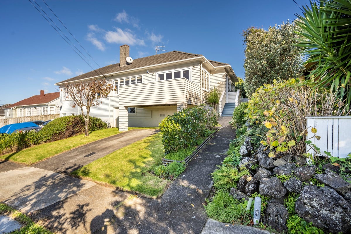 18A Moata Road, One Tree Hill, Auckland - Carousel 1