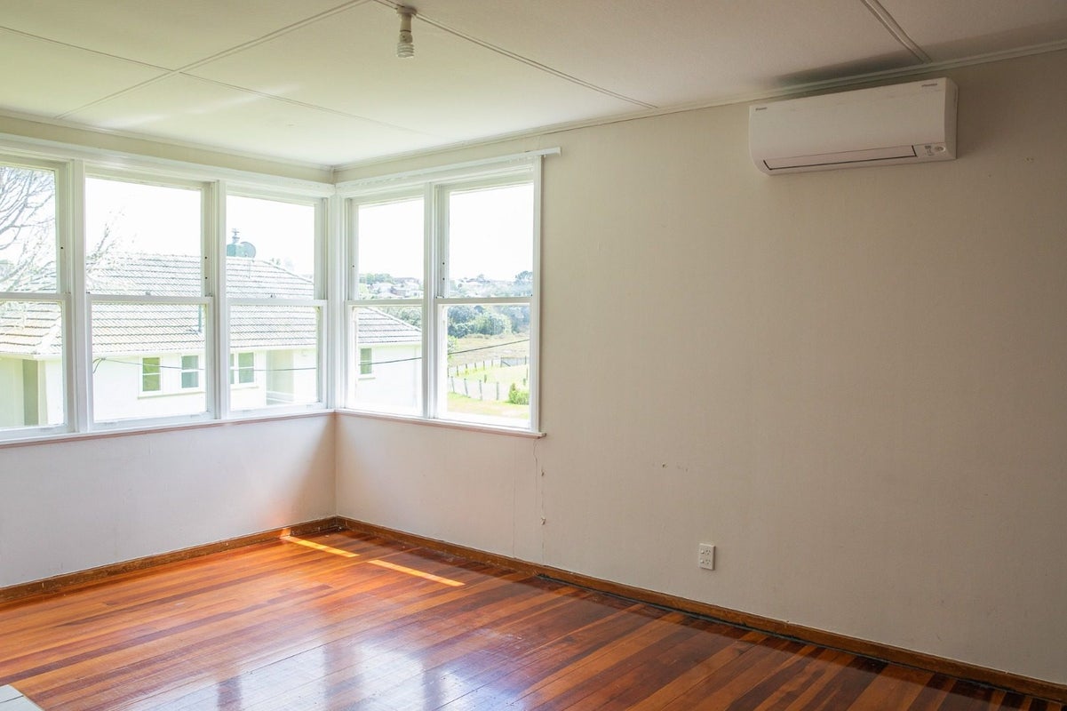 43 Hillary Crescent, Belmont, Auckland - Carousel 2