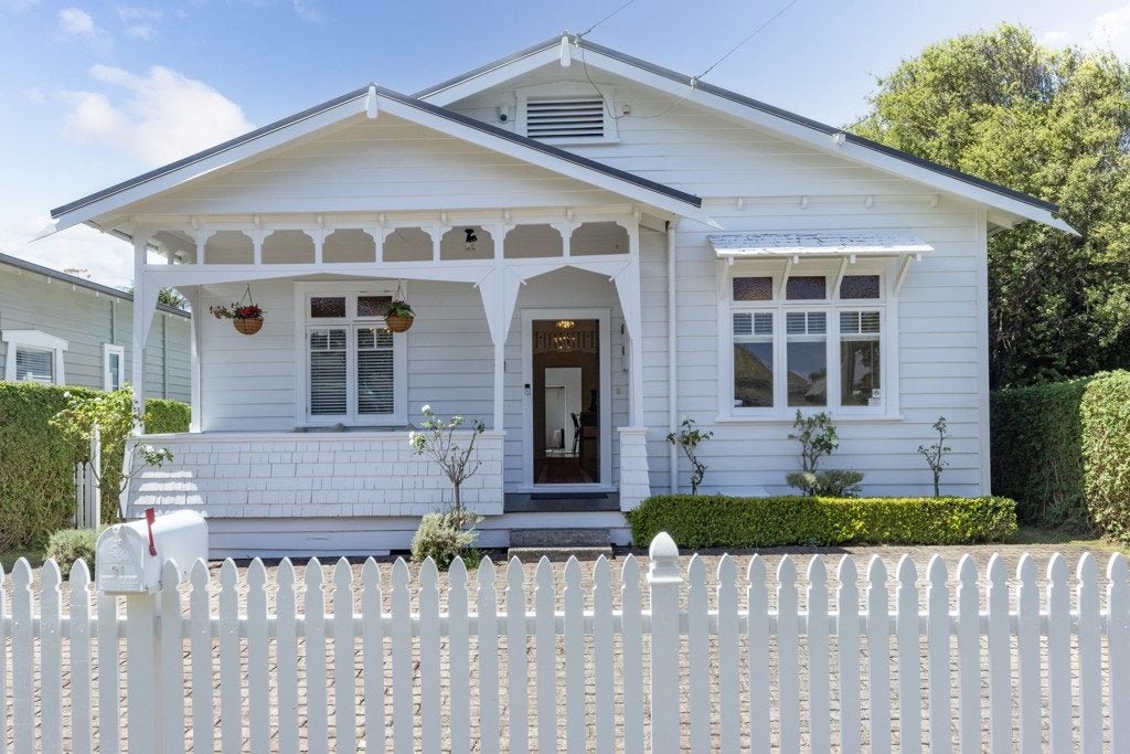 51 Cardwell Street, Onehunga, Auckland - Carousel 1