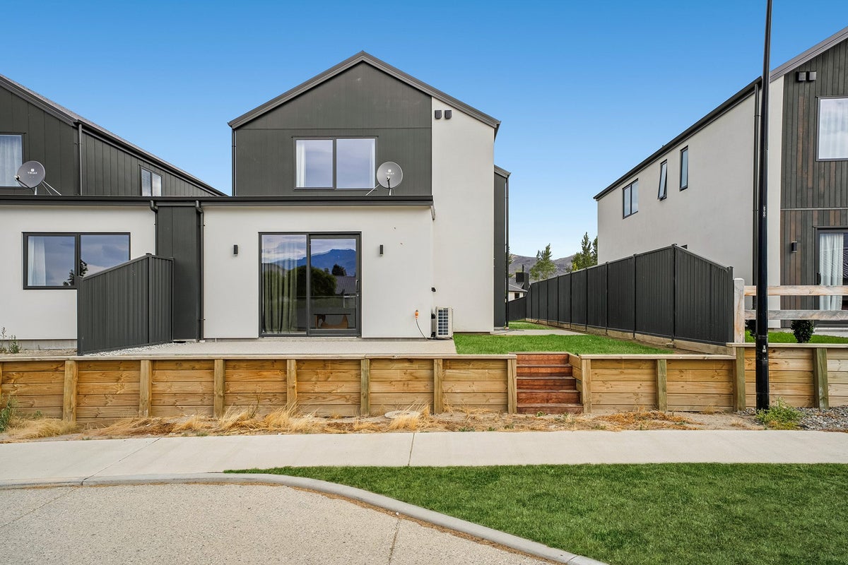 18 Woods Crescent, Cromwell, Cromwell - Carousel 23