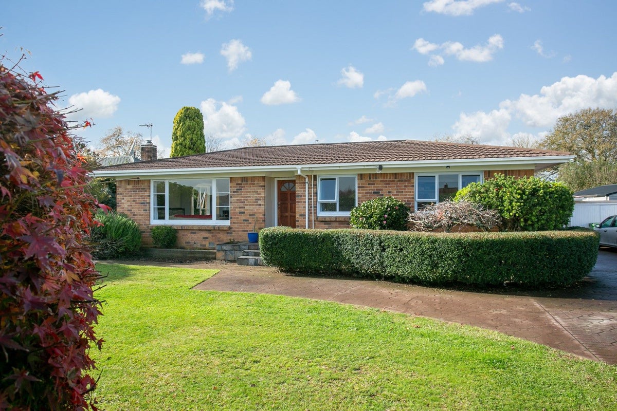 2 Hillary Place, Leamington, Cambridge - Carousel 23