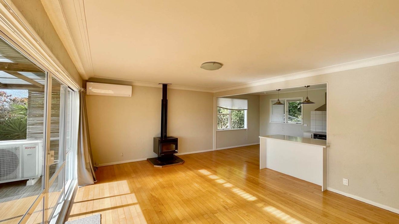 10 Manuwai Road, Torbay, Auckland - Carousel 2