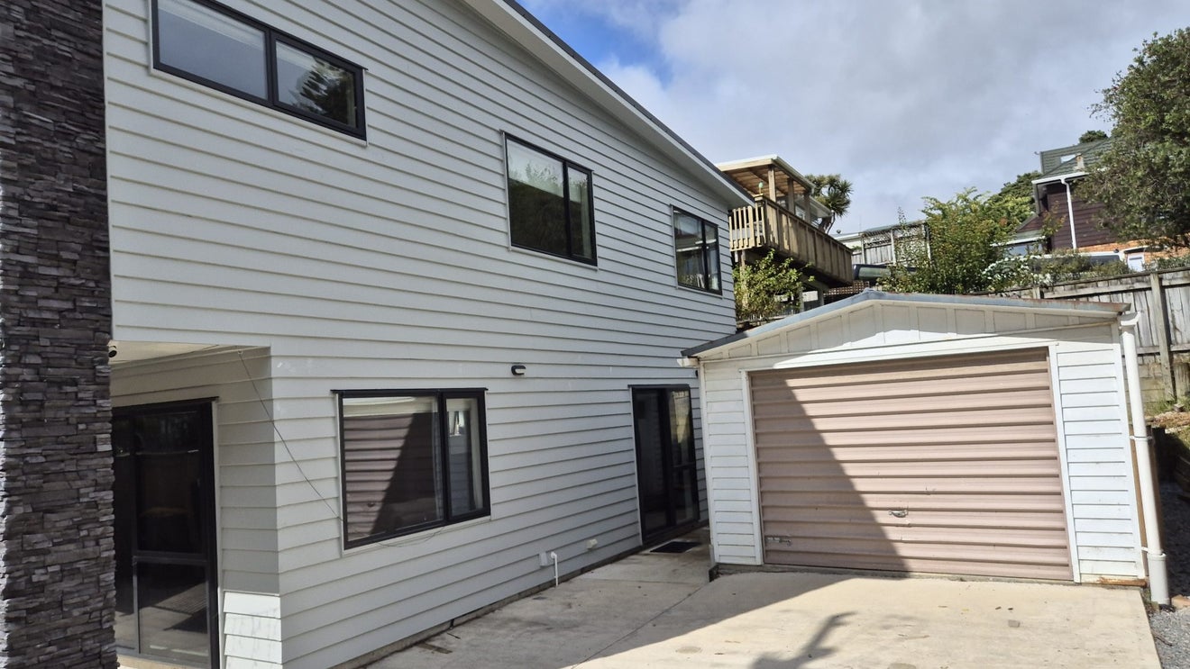 1 Rimu Road, Kelburn, Wellington - Carousel 23