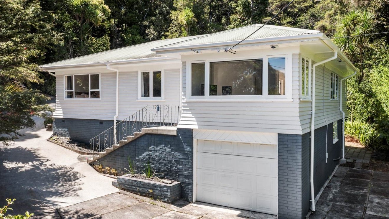 26 Phillip Avenue, Glen Eden, Auckland - Carousel 1