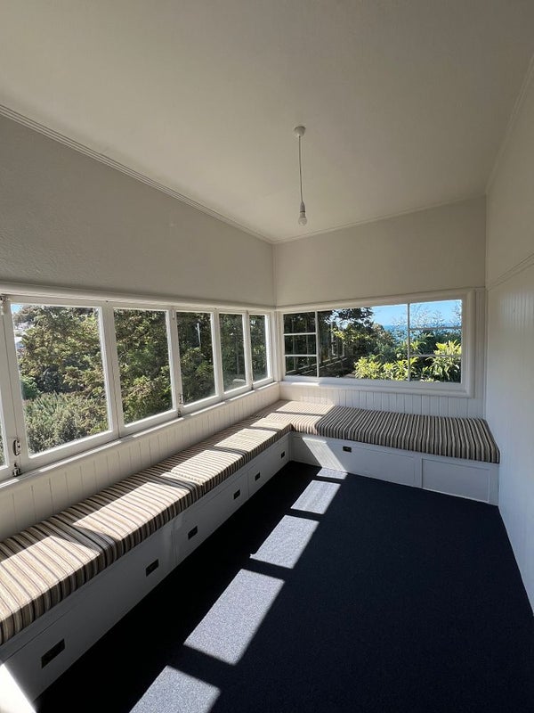 8 Hadfield Terrace, Bluff Hill, Napier - Carousel 1