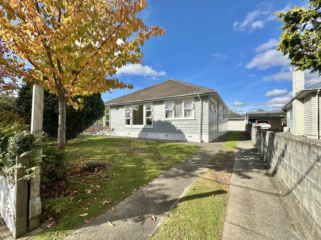 15 Maher Street, Elderslea, Upper Hutt - Carousel 1