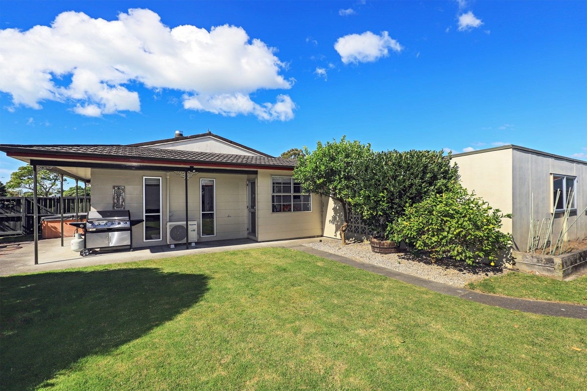 39 Westminster Avenue, Tamatea, Napier - Carousel 18
