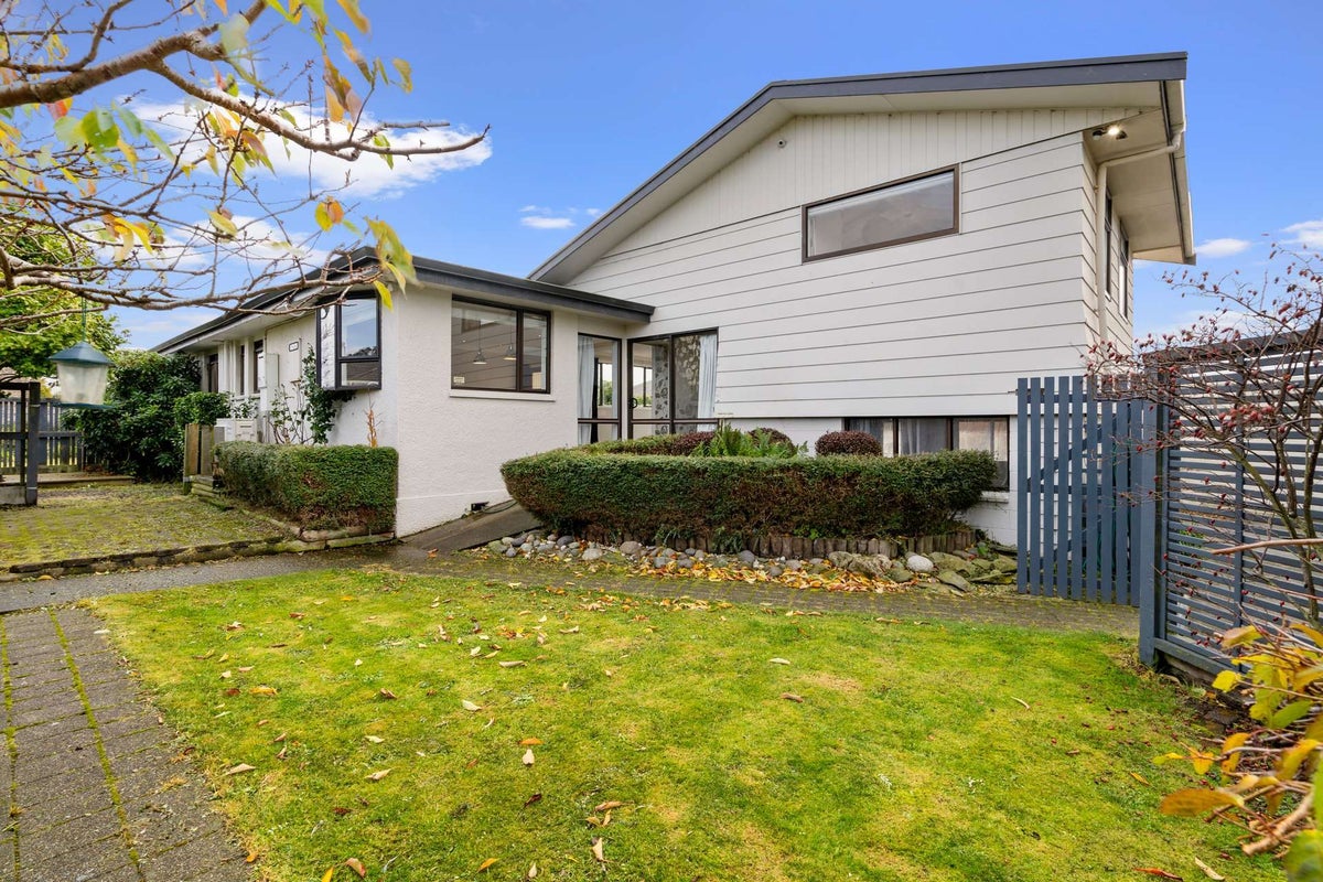 1 Fern Street, Hargest, Invercargill - Carousel 1