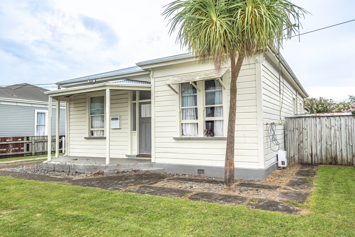 14 Talbot Street, Whanganui East, Whanganui - Carousel 1