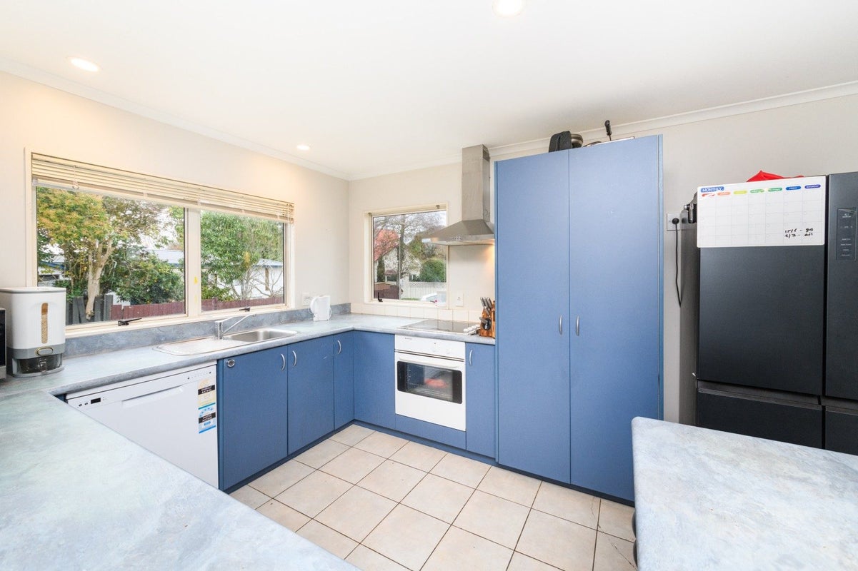 5 Astrid Court, Awapuni, Palmerston North - Carousel 2