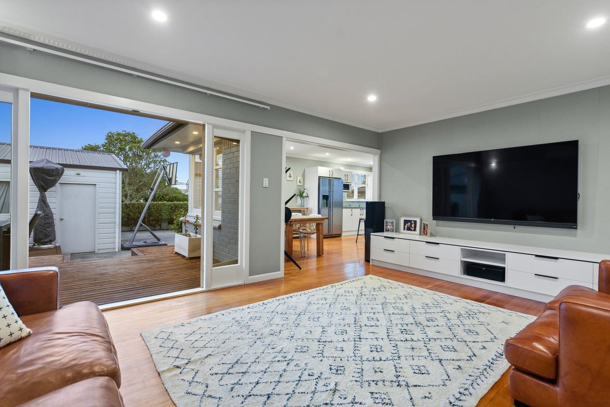 13 Dover Road, St Andrews, Hamilton - Carousel 2