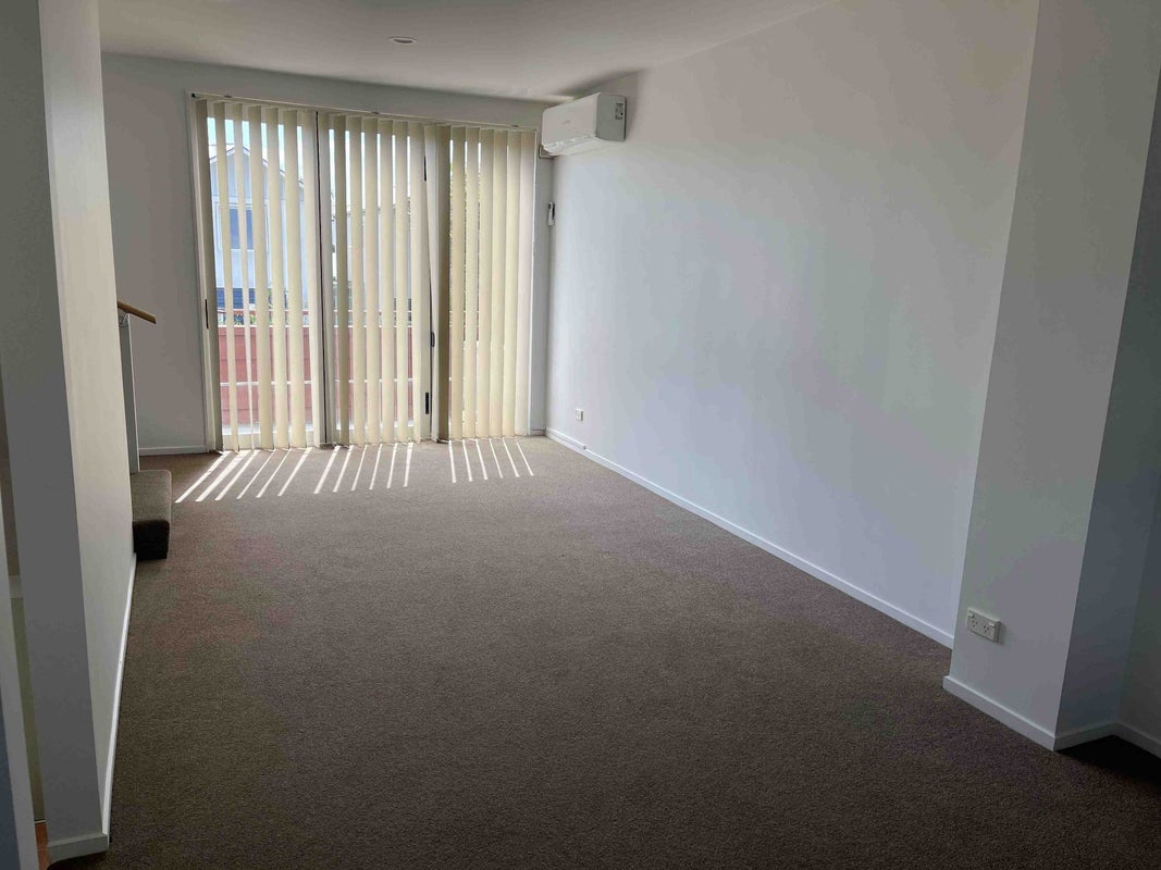 21 Kirikiri Lane, East Tamaki, Auckland - Carousel 1
