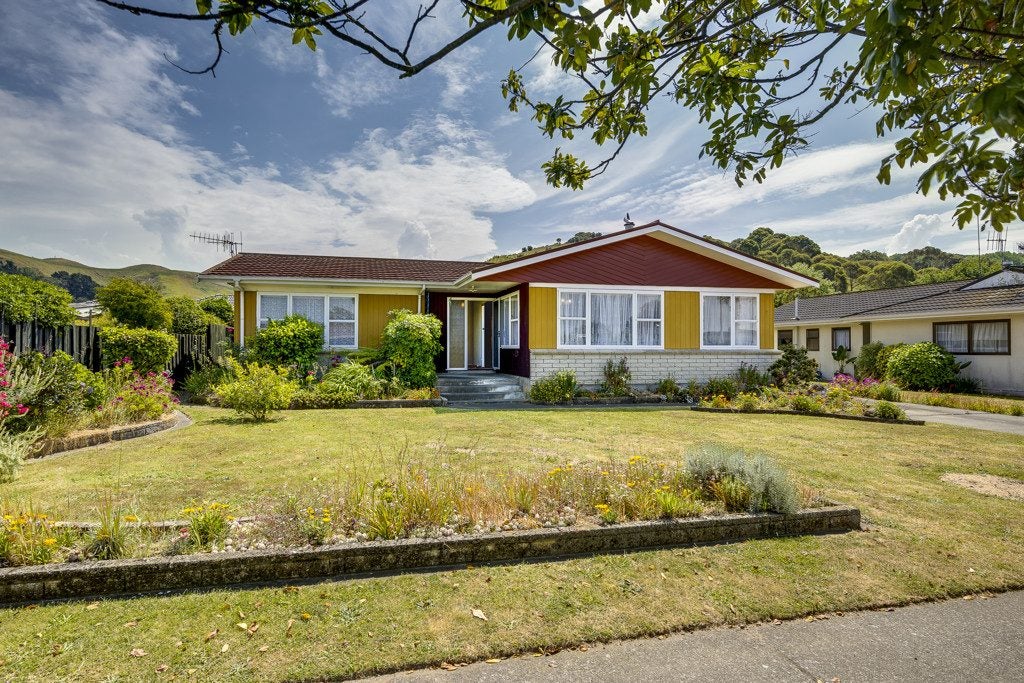 26 Trigg Crescent, Taradale, Napier - Carousel 1