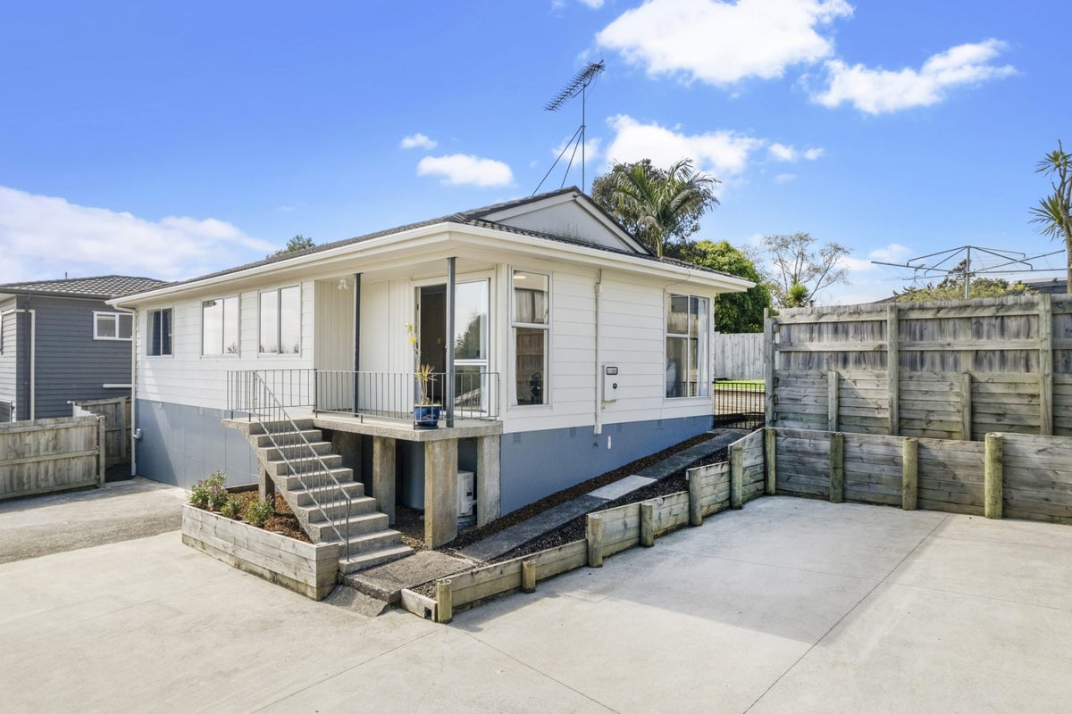 20 Virgo Place, Glen Eden, Auckland - Carousel 1