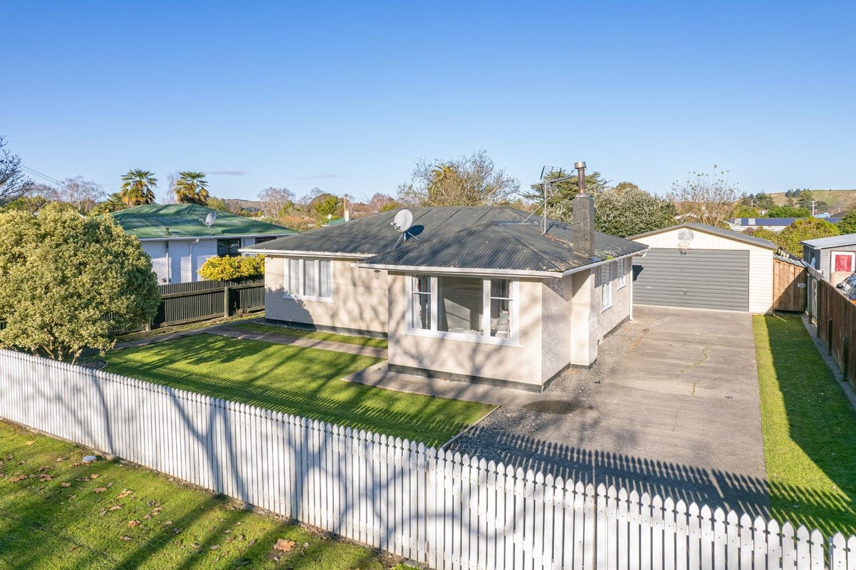 27 Paterson Street, Aramoho, Whanganui - Carousel 1