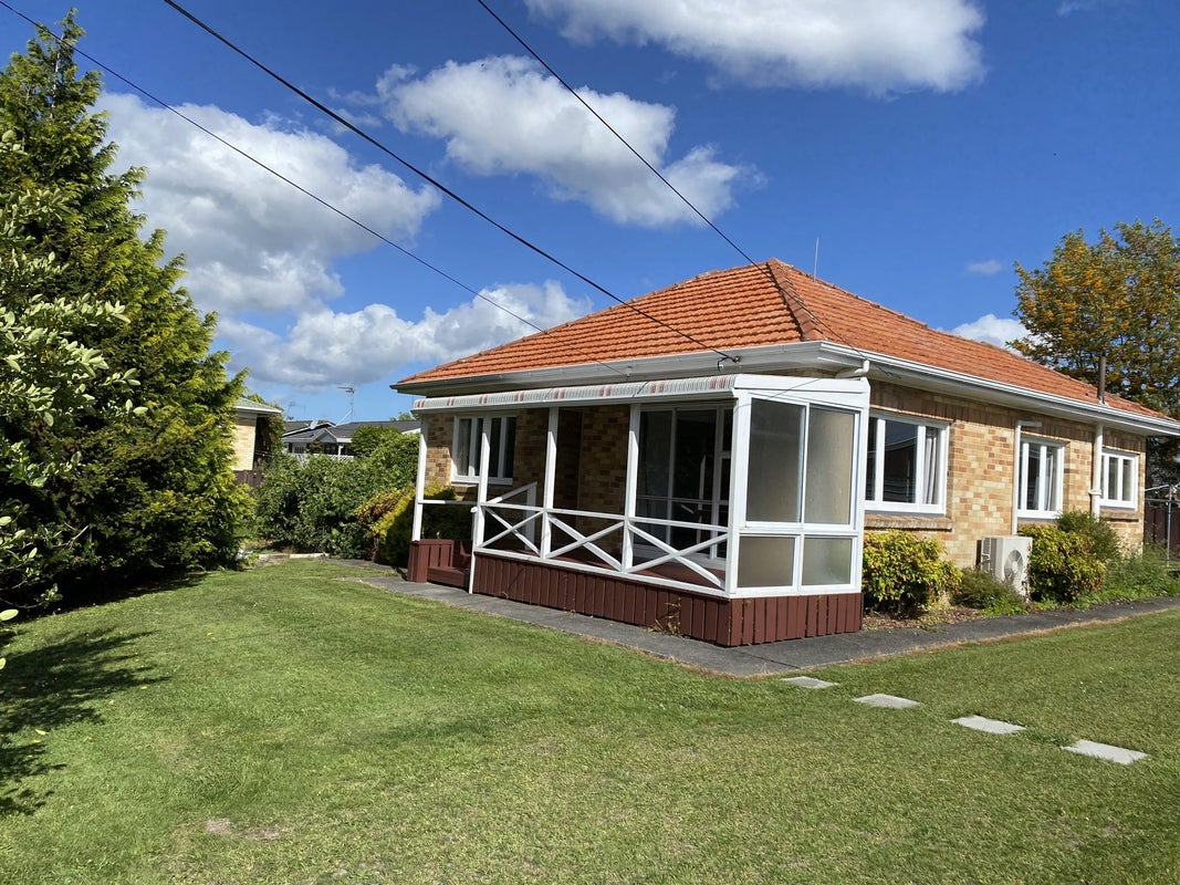 17 Verel Street, Fairfield, Hamilton - Carousel 1