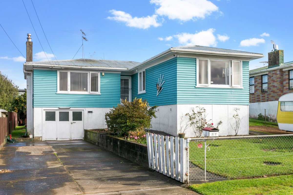 17 Greenmeadows Avenue, Manurewa East, Auckland - Carousel 2