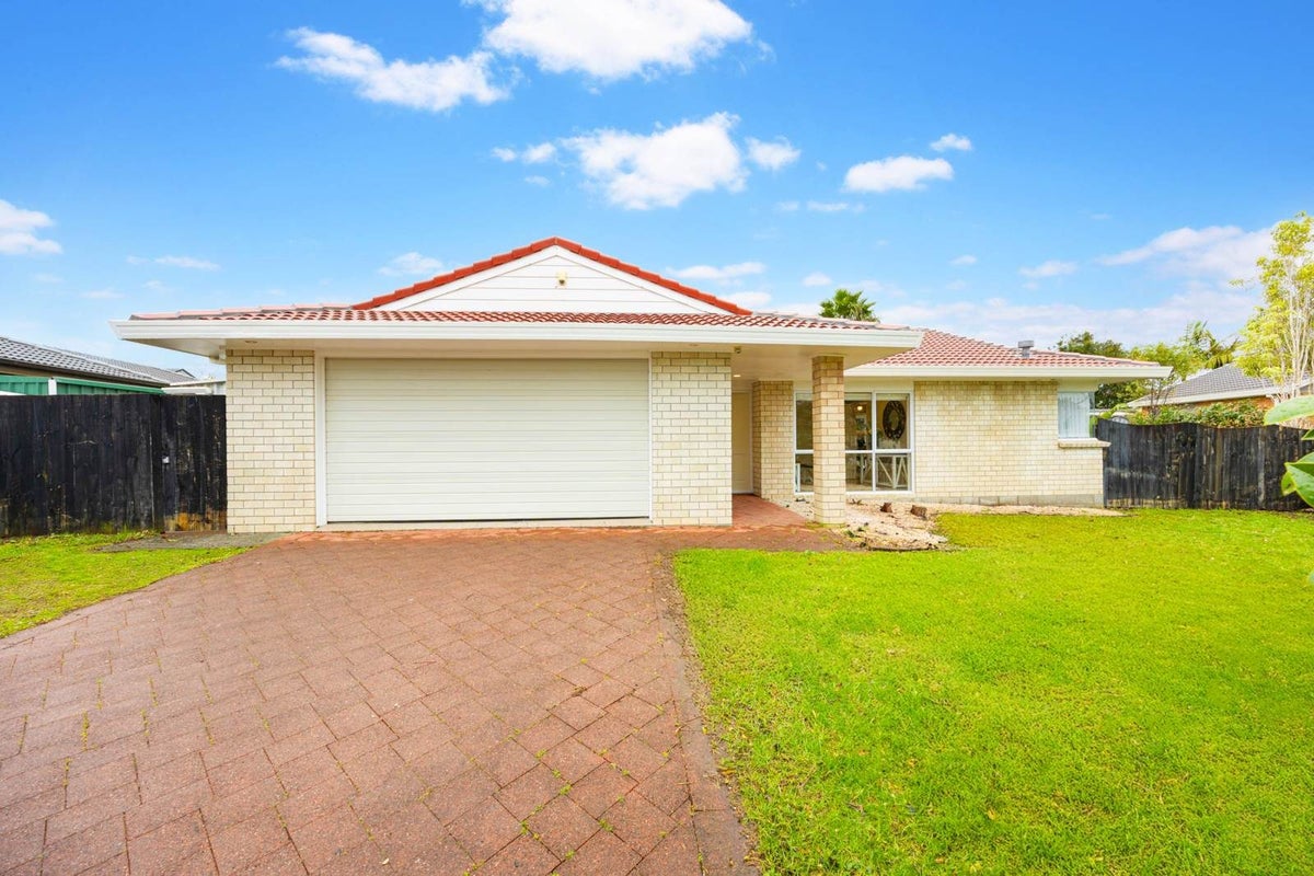 26  Ben Nevis Place, Northpark, Manukau City, Auckland - Carousel 2