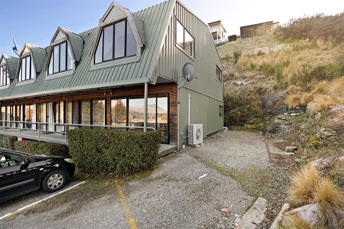 1/43 GOLDRIDGE WAY, FRANKTON RD, QUEENSTOWN - Carousel 12