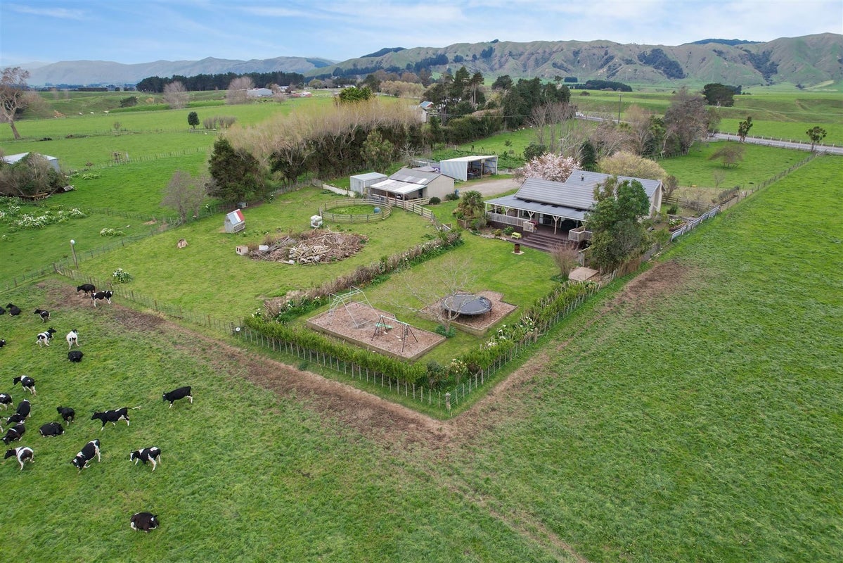 783 State Highway 1, Blenheim - Carousel 2