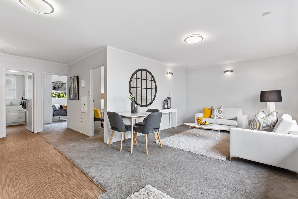 8/20 Peach Road, Glenfield, Auckland - Carousel 1