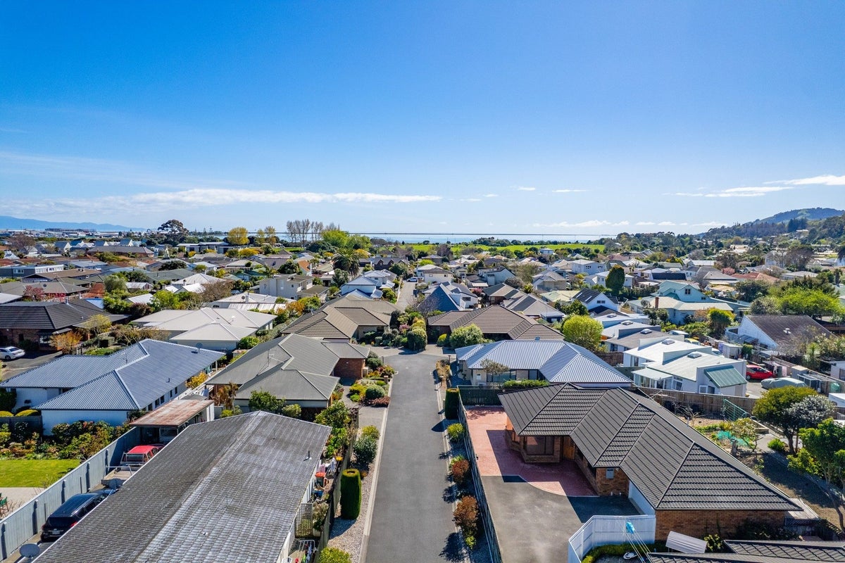 2 Bella Grove Way, The Wood, Nelson - Carousel 24