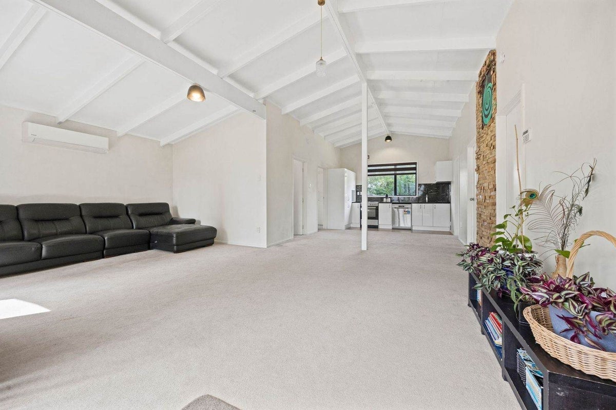 53A Sheridan Drive, New Lynn, Auckland - Carousel 2