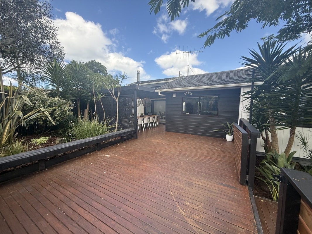 9A Shadon Place, Stanmore Bay, Whangaparaoa - Carousel 1
