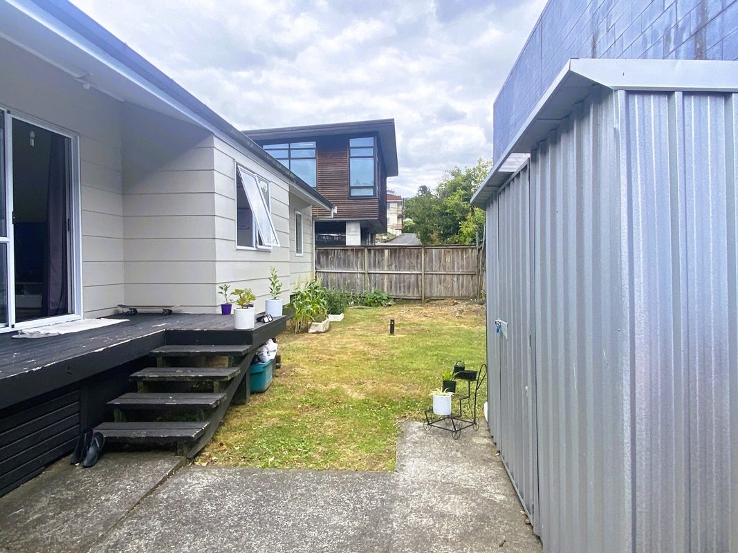 92B Clarence Street, Hamilton Lake, Hamilton - Carousel 1