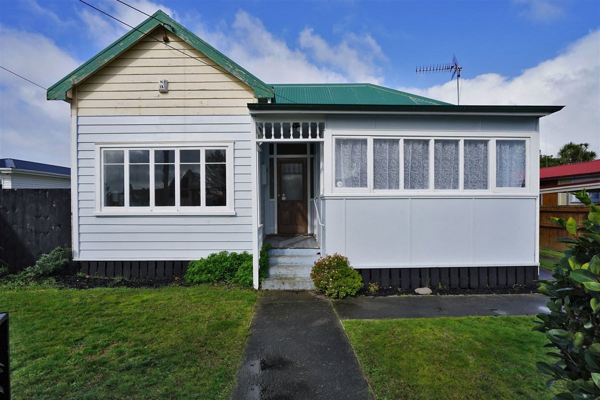 19 Karaka Street, Nawton, Hamilton - Carousel 1