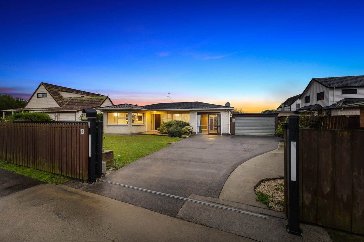 4 Chestnut Road, Papatoetoe, Auckland - Carousel 1