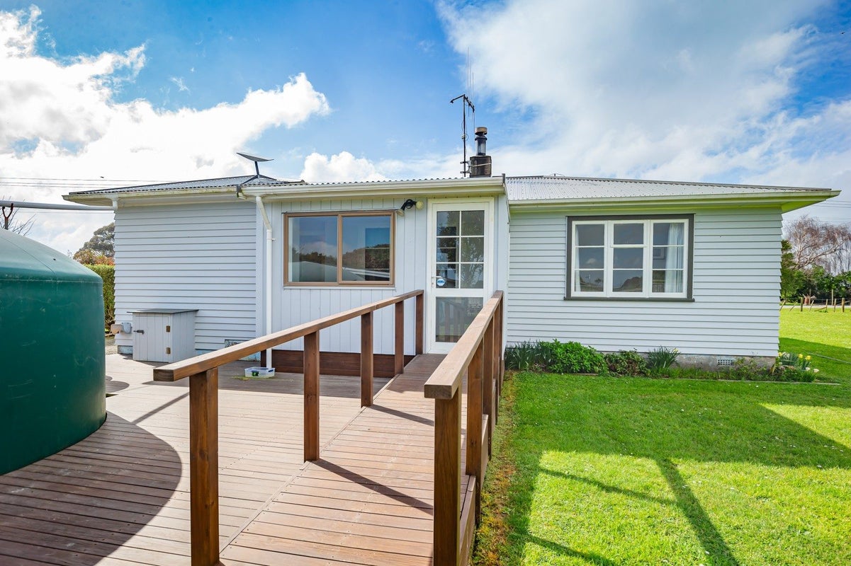 57 Kuku Beach Road, Kuku, Levin - Carousel 17