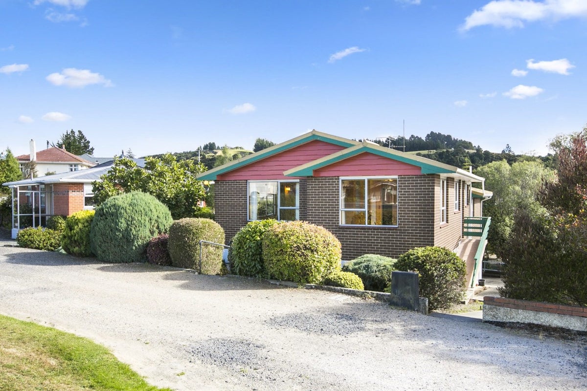 7 Centennial Road, Fairfield, Dunedin - Carousel 1