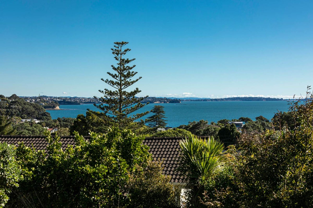 1/164 Beach Road, Campbells Bay, Auckland - Carousel 1