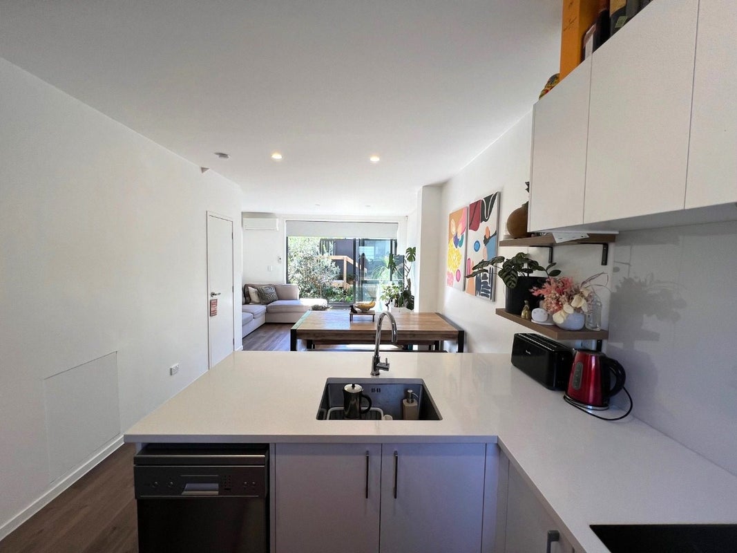 11 Kotuitui Street, Manukau, Auckland - Carousel 2