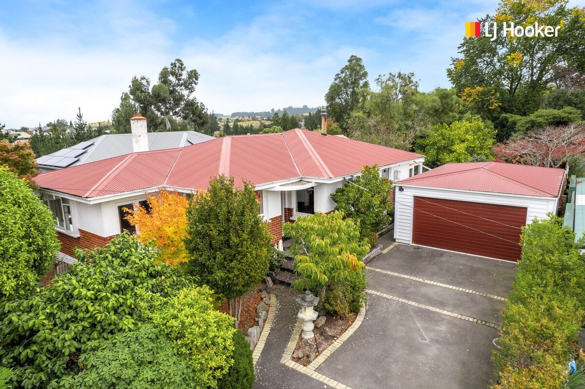 6 Fry Street, Fairfield, Dunedin - Carousel 1