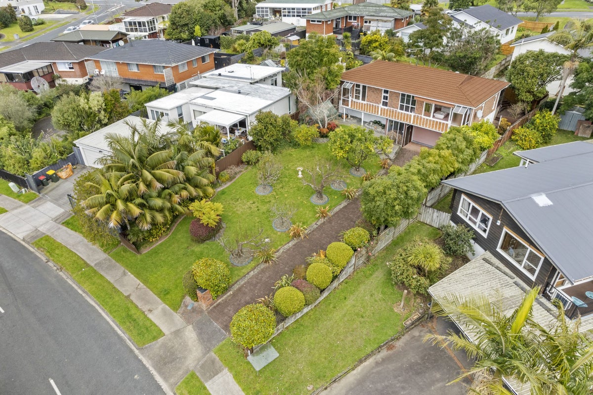 79 Beechdale Crescent, Pakuranga Heights, Auckland - Carousel 2