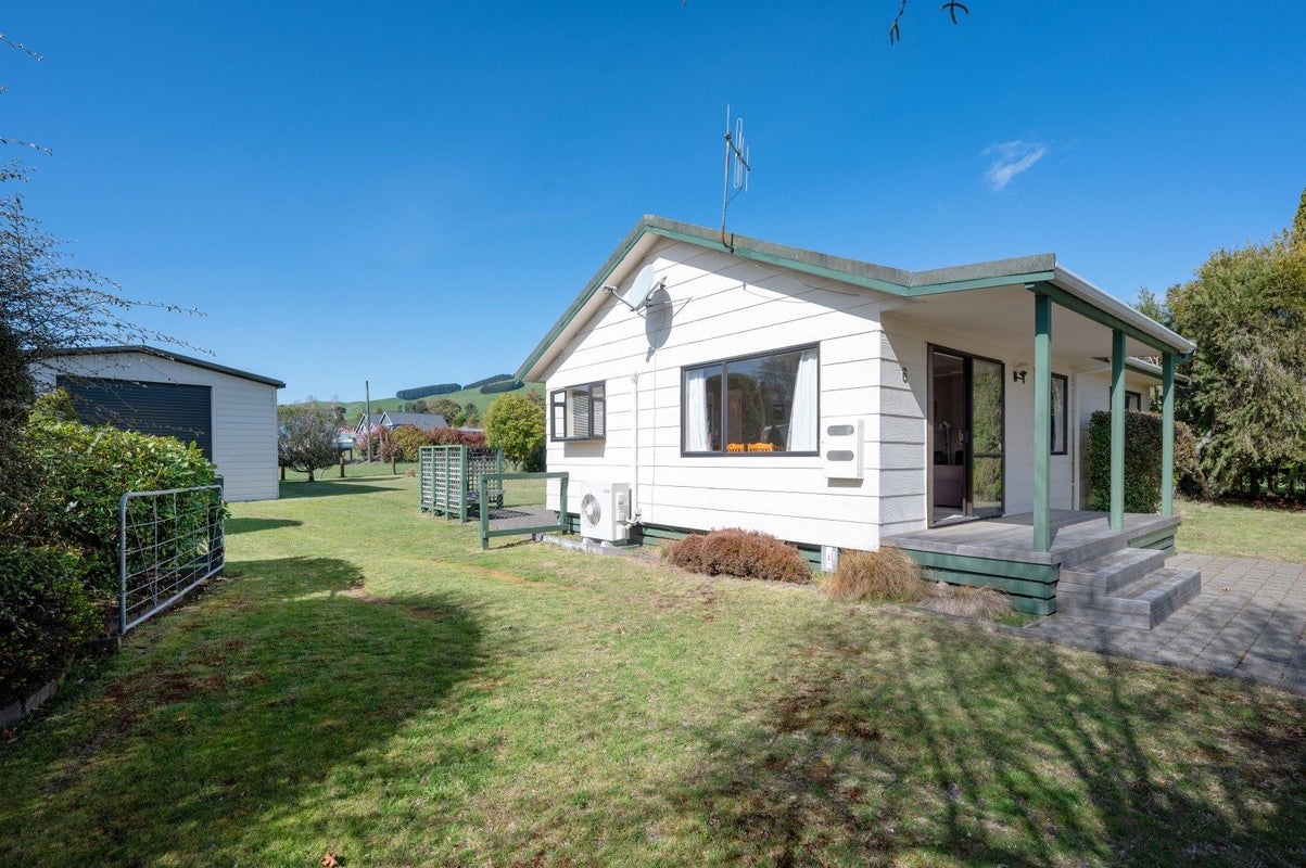 6 Gibbs Place, Kinloch, Taupo - Carousel 2