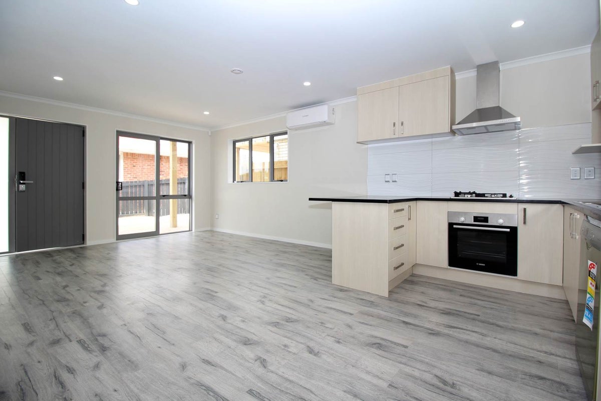 9B Kerrydale Road, Manurewa, Auckland - Carousel 2