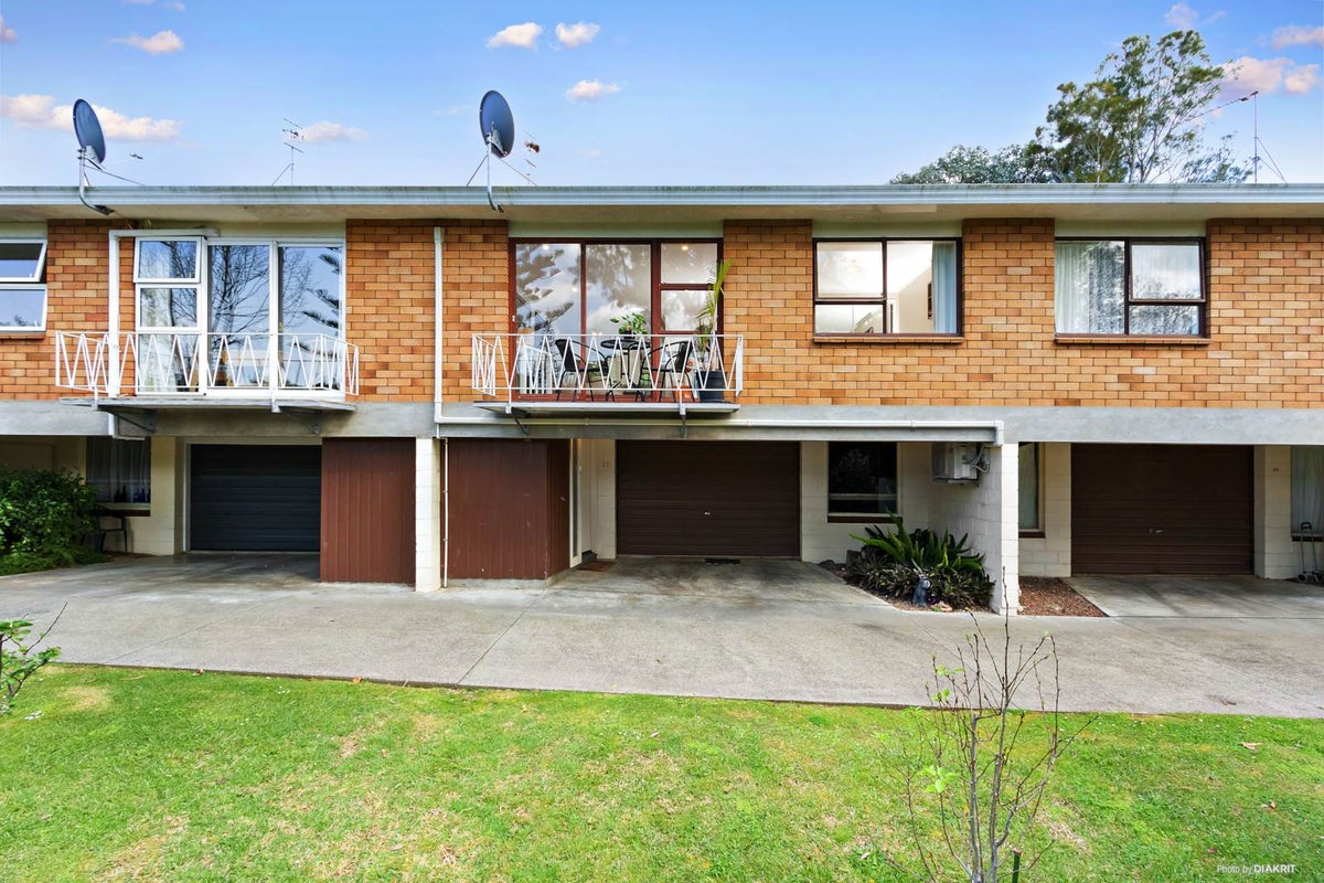 21/16 Willerton Avenue, New Lynn, Auckland - Carousel 1