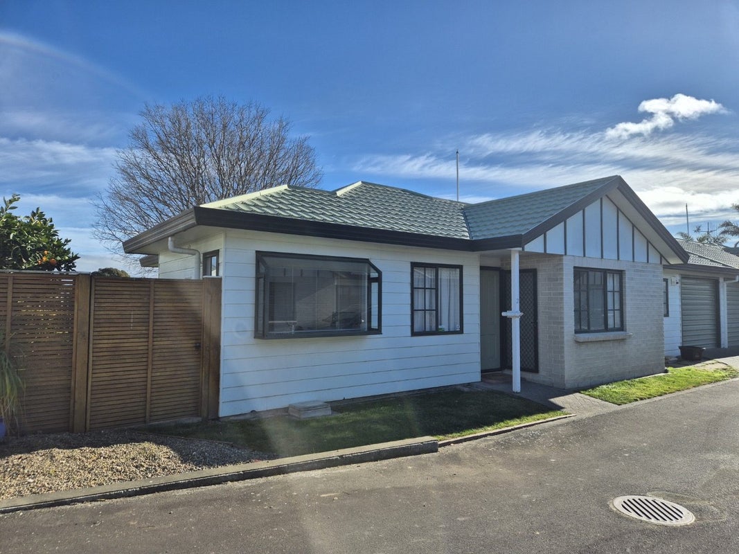 2/2A SPRIGGS CRES, GREENMEADOWS, NAPIER - Carousel 2